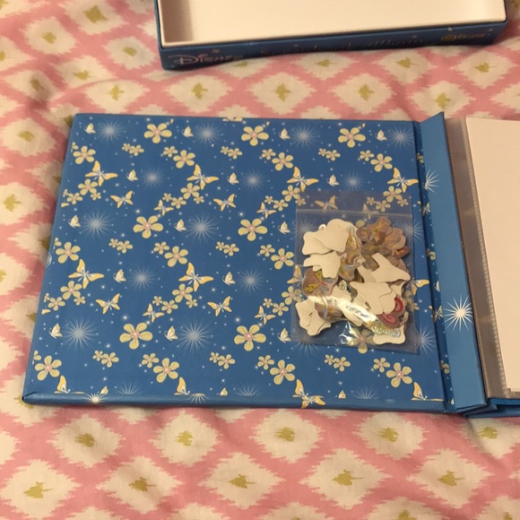 NIB Tinkerbell Scrapbook - Picture 3 of 7